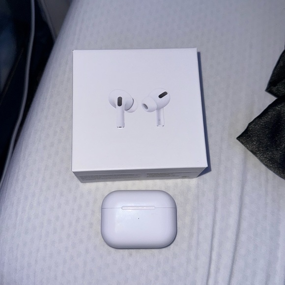 Airpods pro’s include box/charger and all that stuff